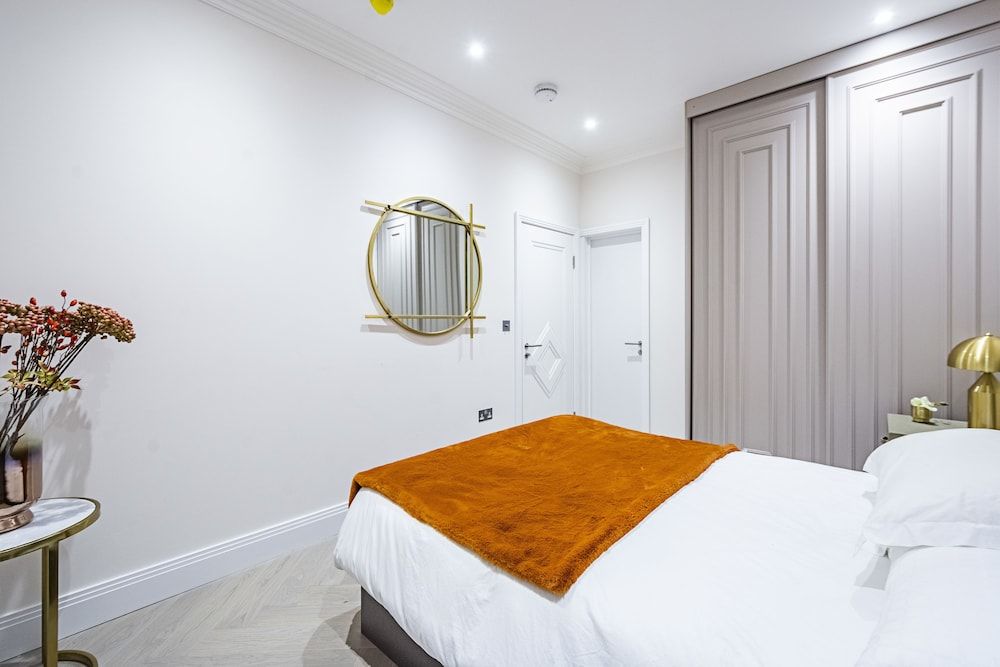 Billionaire Suites Kensington Executive Apartment, 1 Bedroom 8