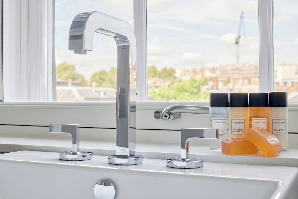 Sonder by Marriott Bonvoy Sloane Square Apartments Chelsea Apartment, 2 Bedrooms 6