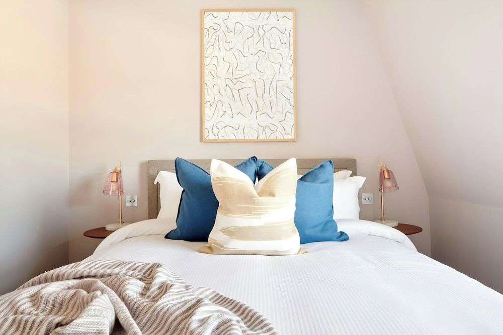 Sonder by Marriott Bonvoy Sloane Square Apartments Chelsea Apartment, 2 Bedrooms 2