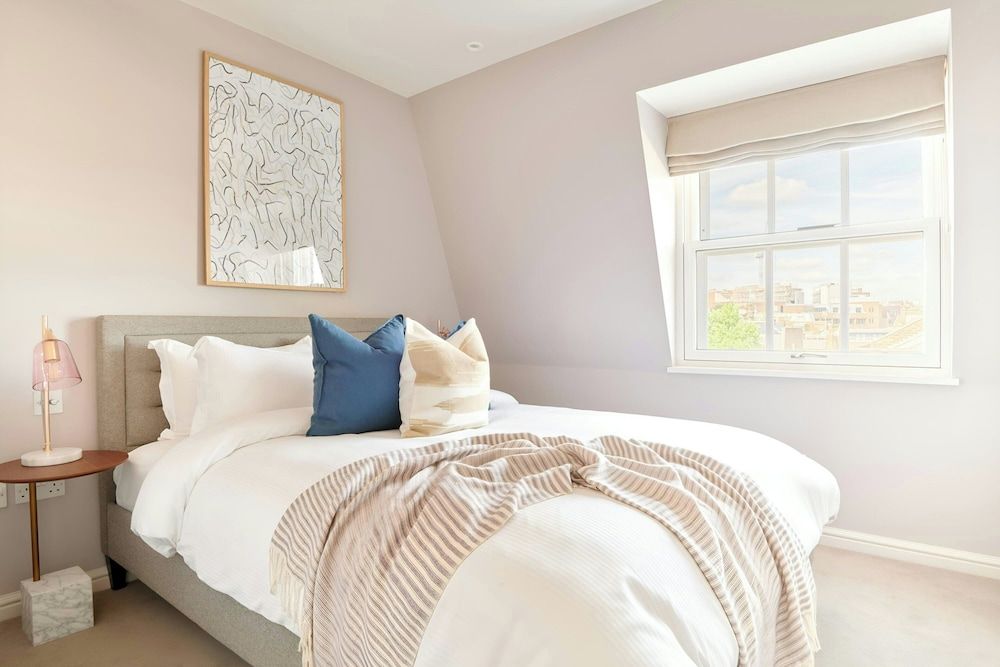 Sonder by Marriott Bonvoy Sloane Square Apartments Chelsea Apartment, 2 Bedrooms