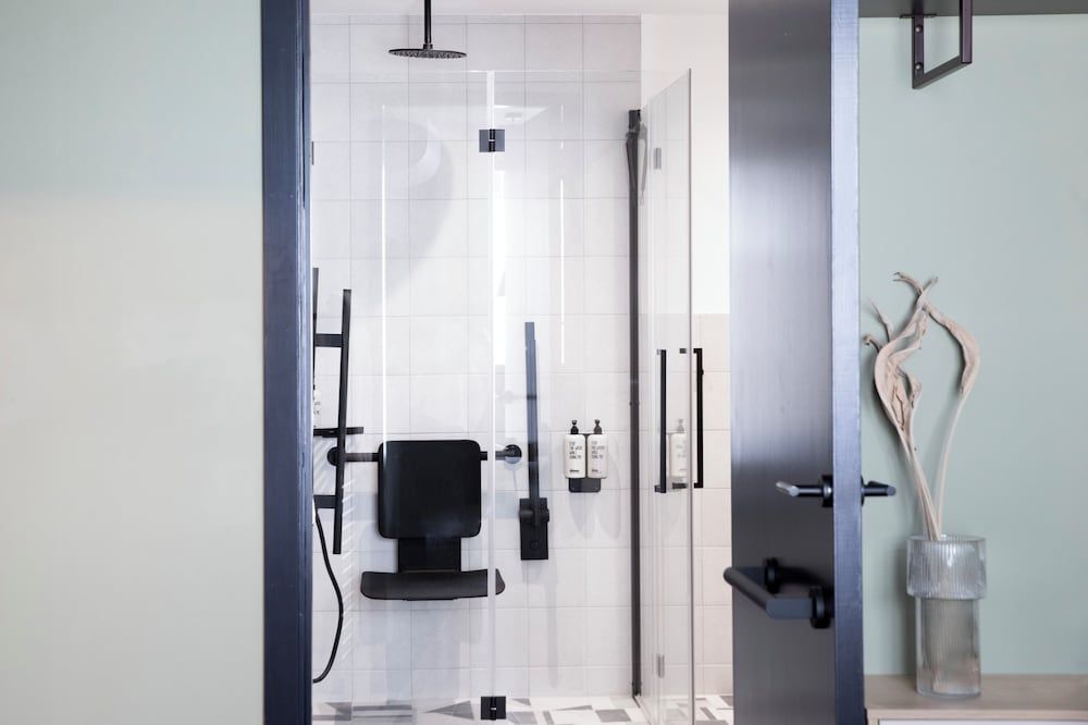 Bob W Tower Hill Studios Studio 7