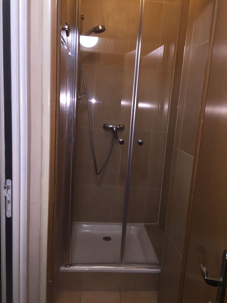 Hotel Tingis Economy Single Room, 1 Twin Bed, Shared Bathroom 4
