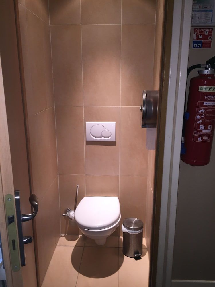 Hotel Tingis Economy Single Room, 1 Twin Bed, Shared Bathroom 5