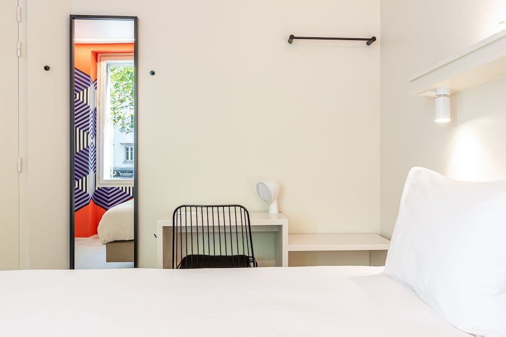 Graphik Montparnasse Classic Double Room 5