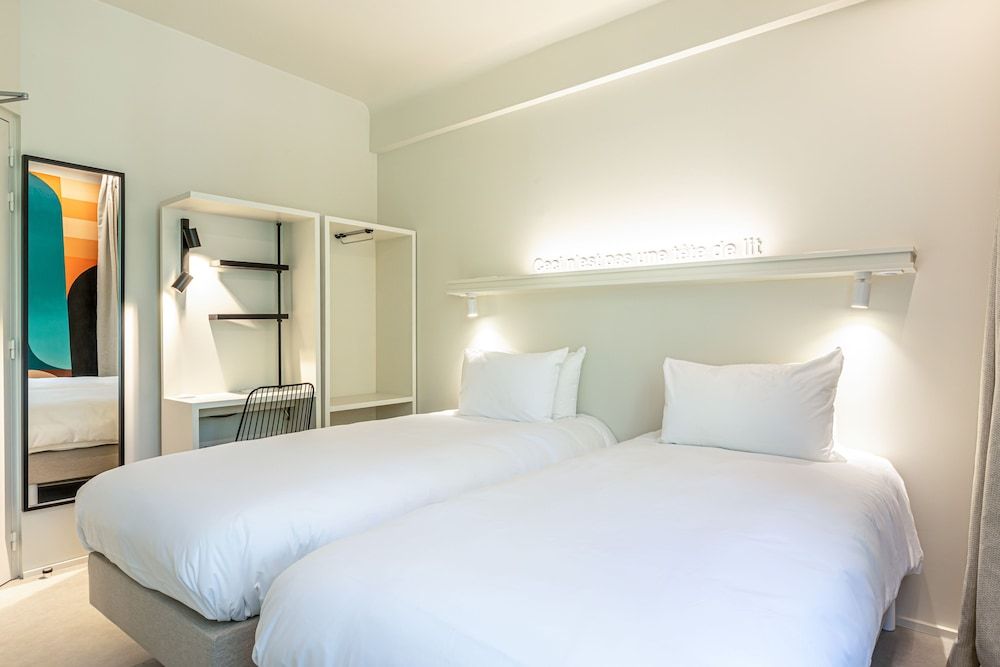 Graphik Montparnasse Classic Twin Room