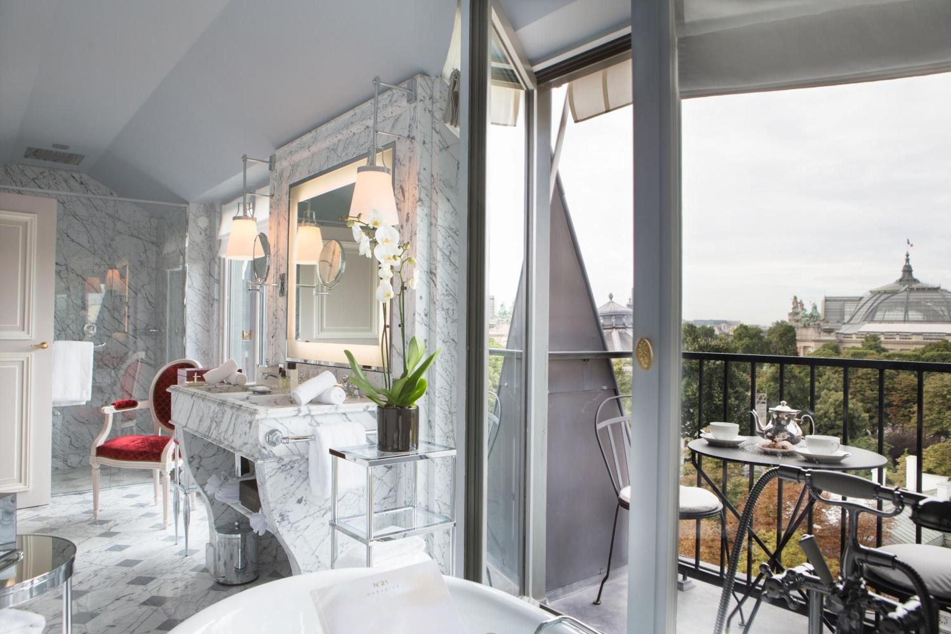 undefined La Reserve Paris Hotel and Spa 9