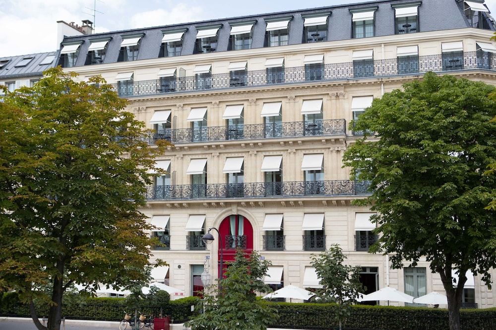 undefined La Reserve Paris Hotel and Spa 5