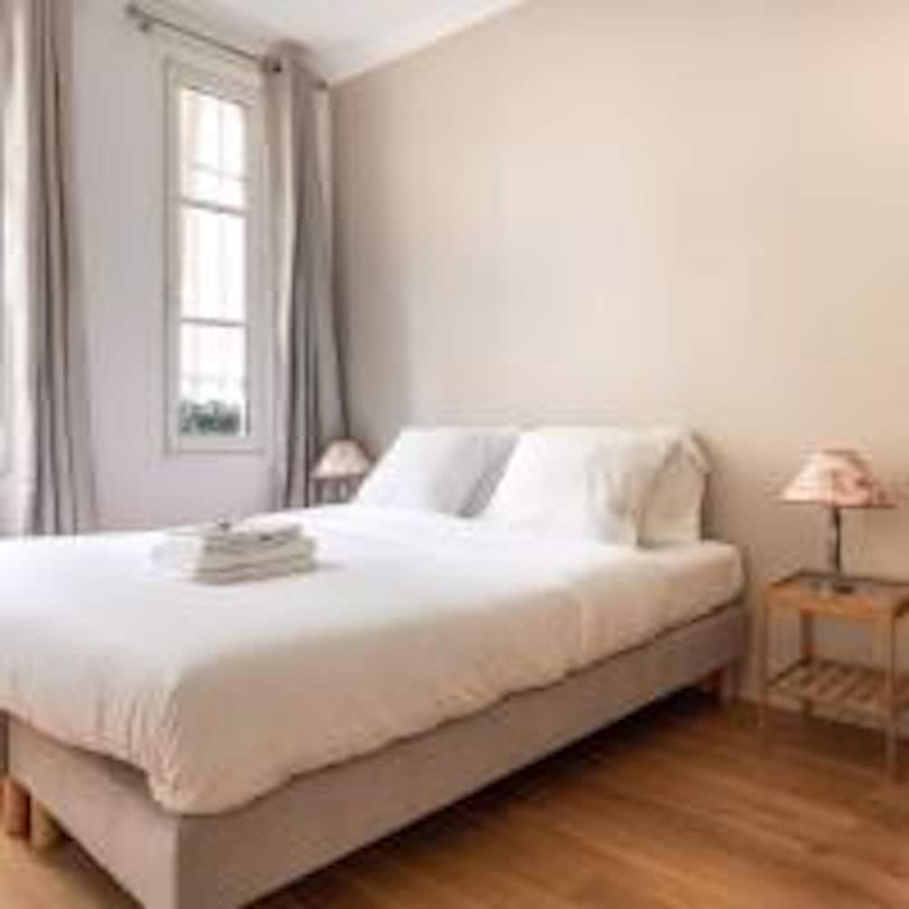 undefined Eiffel Tower Lourmel Residence 4