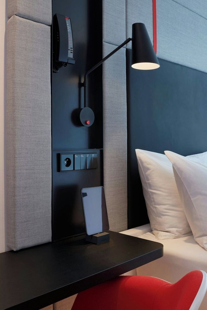 citizenM Paris Opera Room, 1 King Bed (High Floor) 12