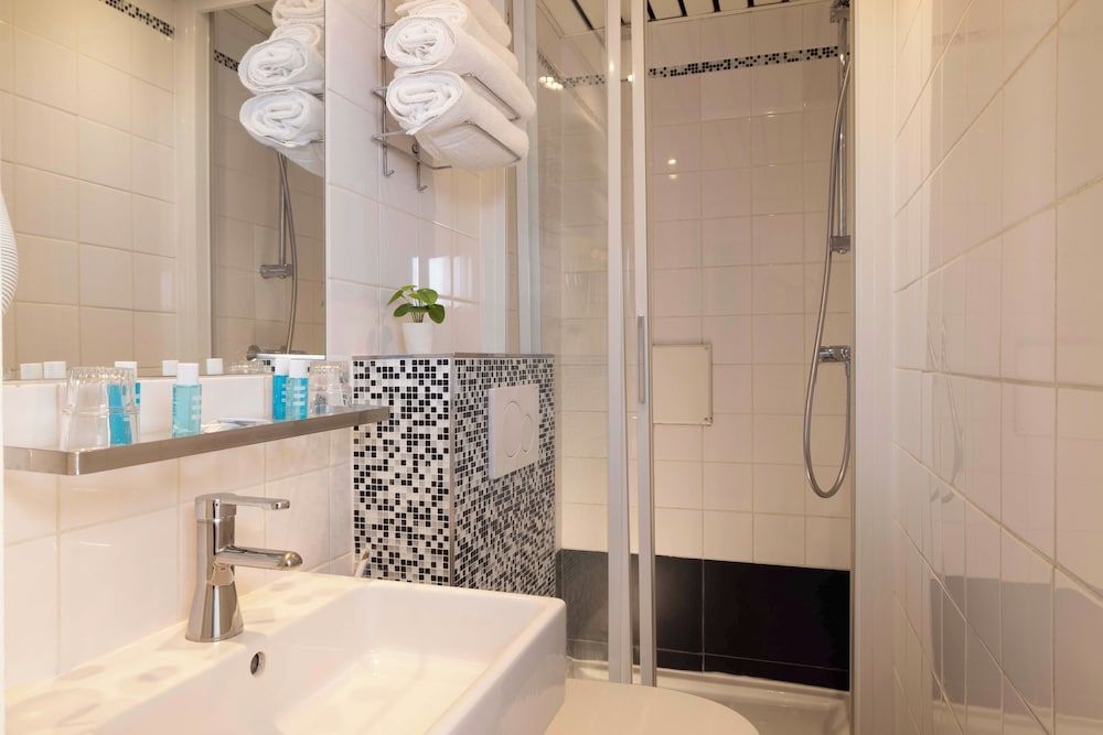 Grand Hôtel du Calvados - Opéra Classic Room, 1 Double Bed 6