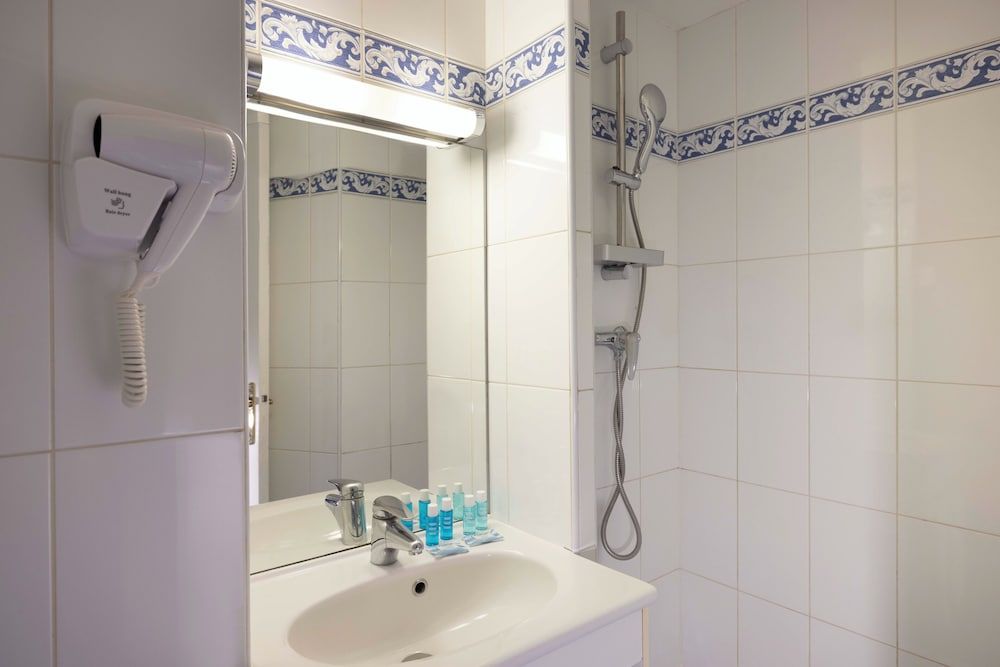 Grand Hôtel du Calvados - Opéra Classic Room, 1 Double Bed 8