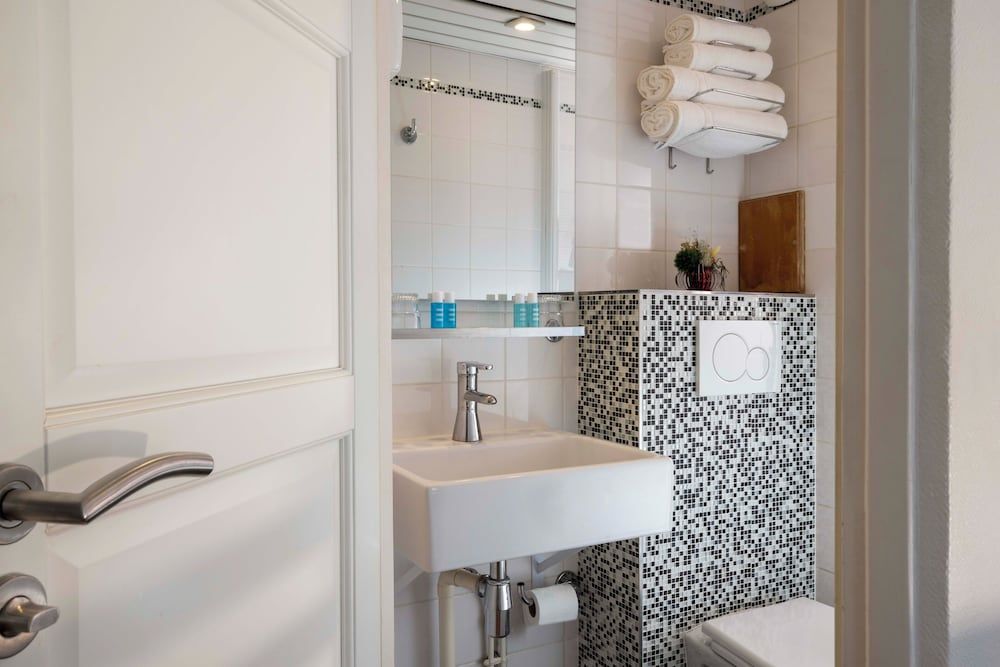 Grand Hôtel du Calvados - Opéra Classic Room, 1 Double Bed 10