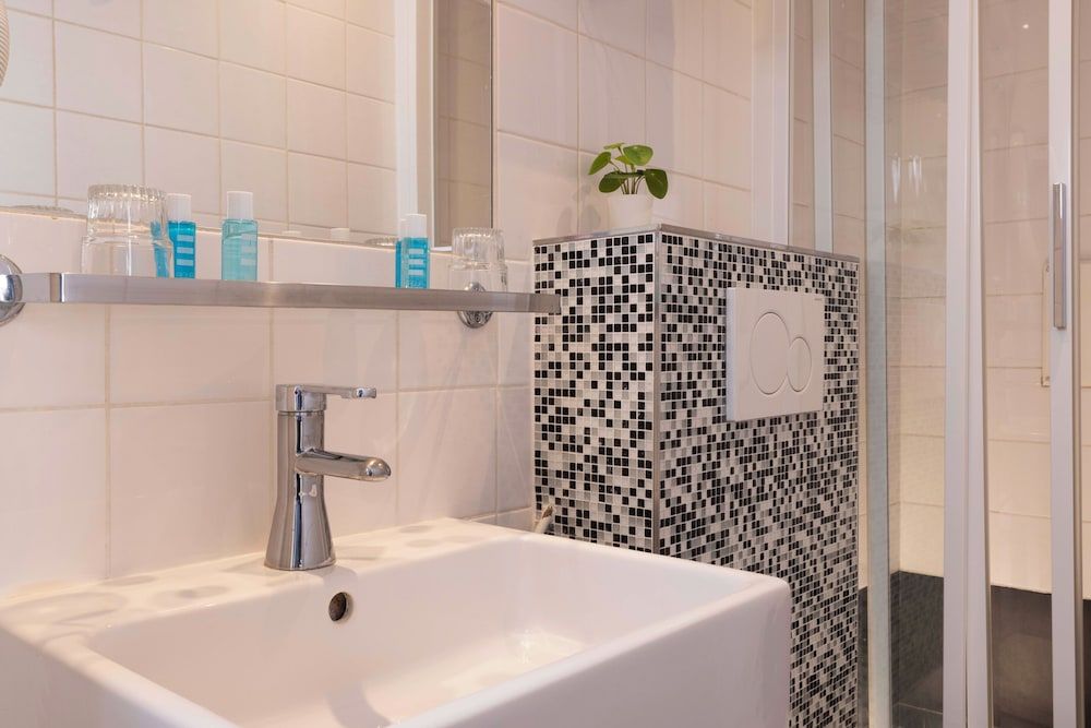 Grand Hôtel du Calvados - Opéra Classic Room, 1 Double Bed 5