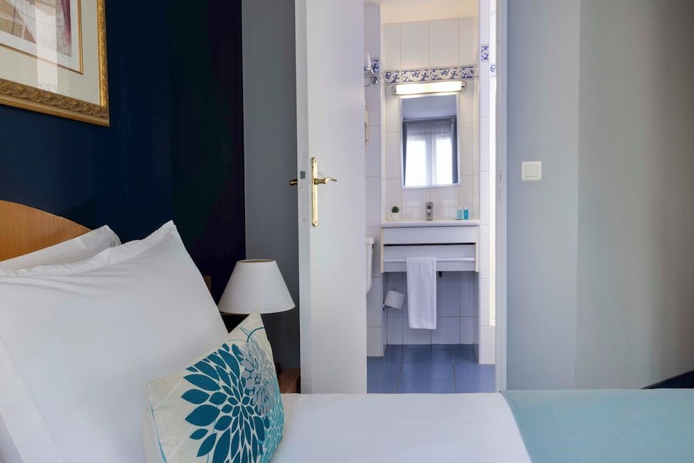 undefined Grand Hôtel du Calvados - Opéra 5