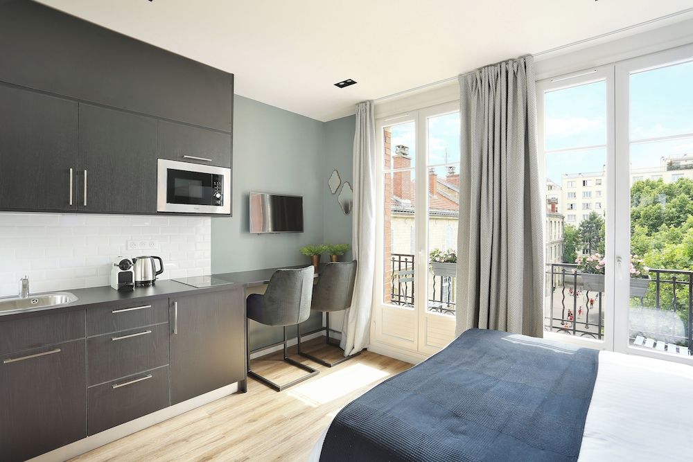YAYS Paris Zola by Numa Medium Studio with Kitchen and Balcony 12