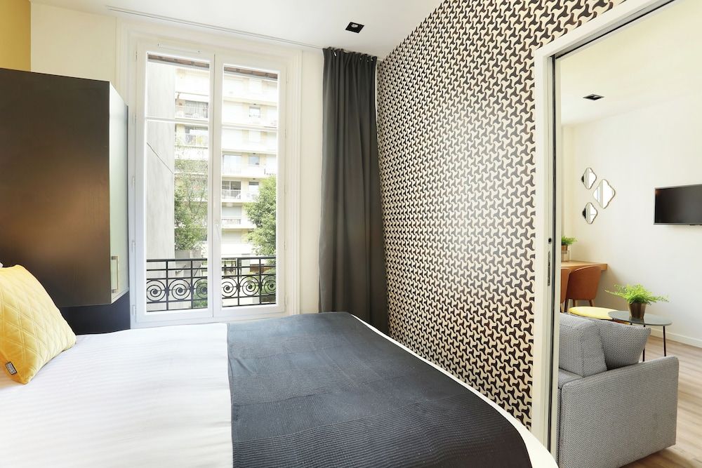 undefined YAYS Paris Zola by Numa 10