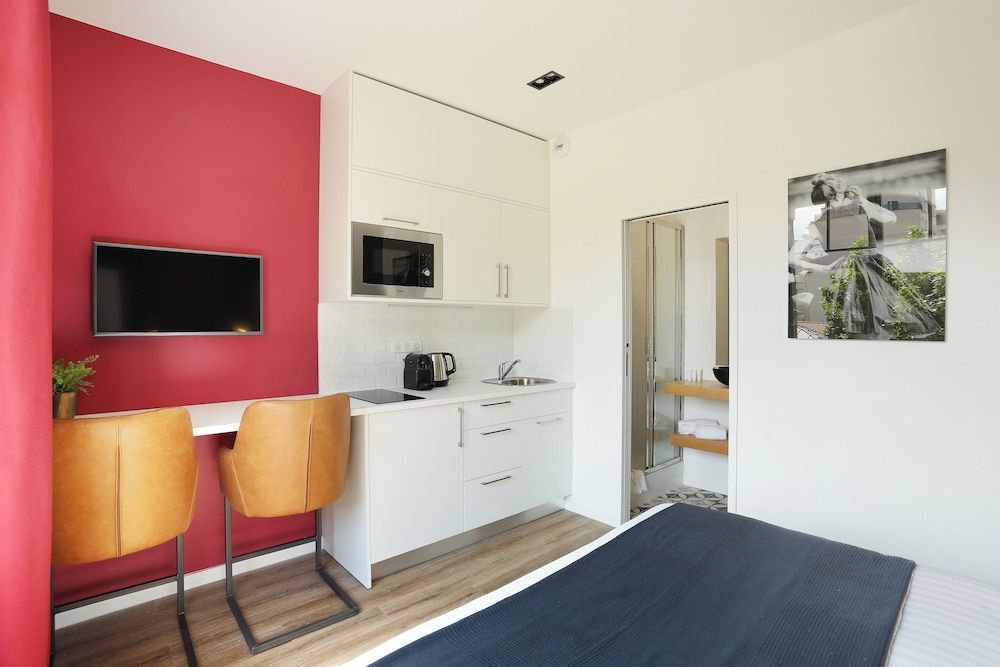 YAYS Paris Zola by Numa Medium Studio with Kitchen 8