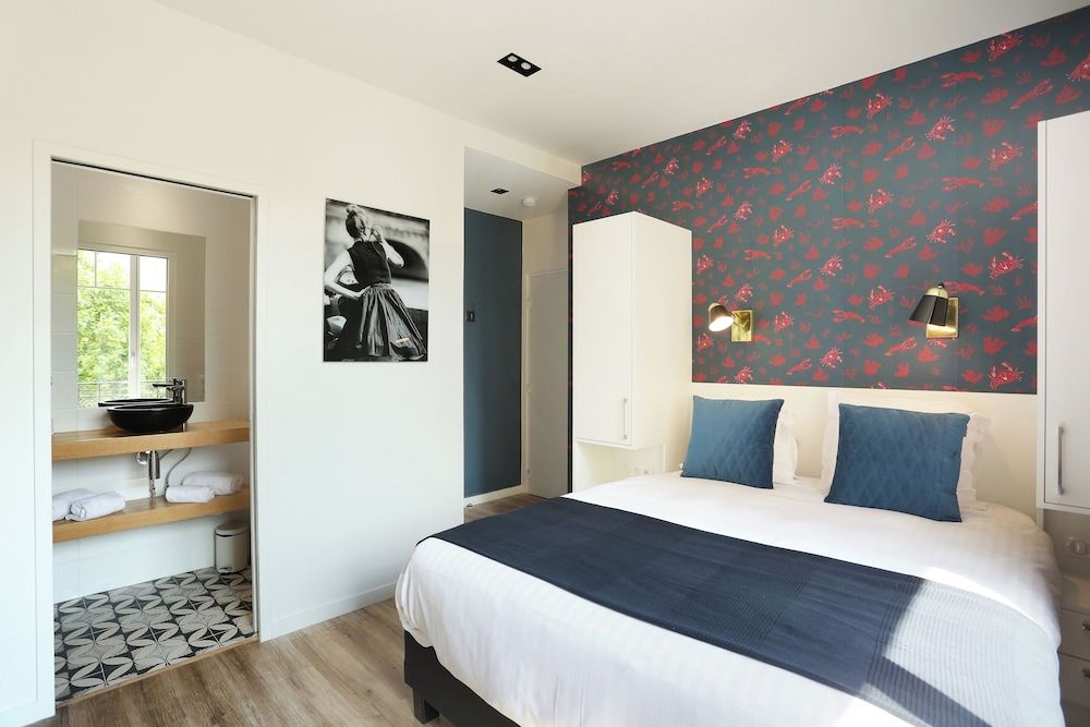 YAYS Paris Zola by Numa Medium Studio with Kitchen 5