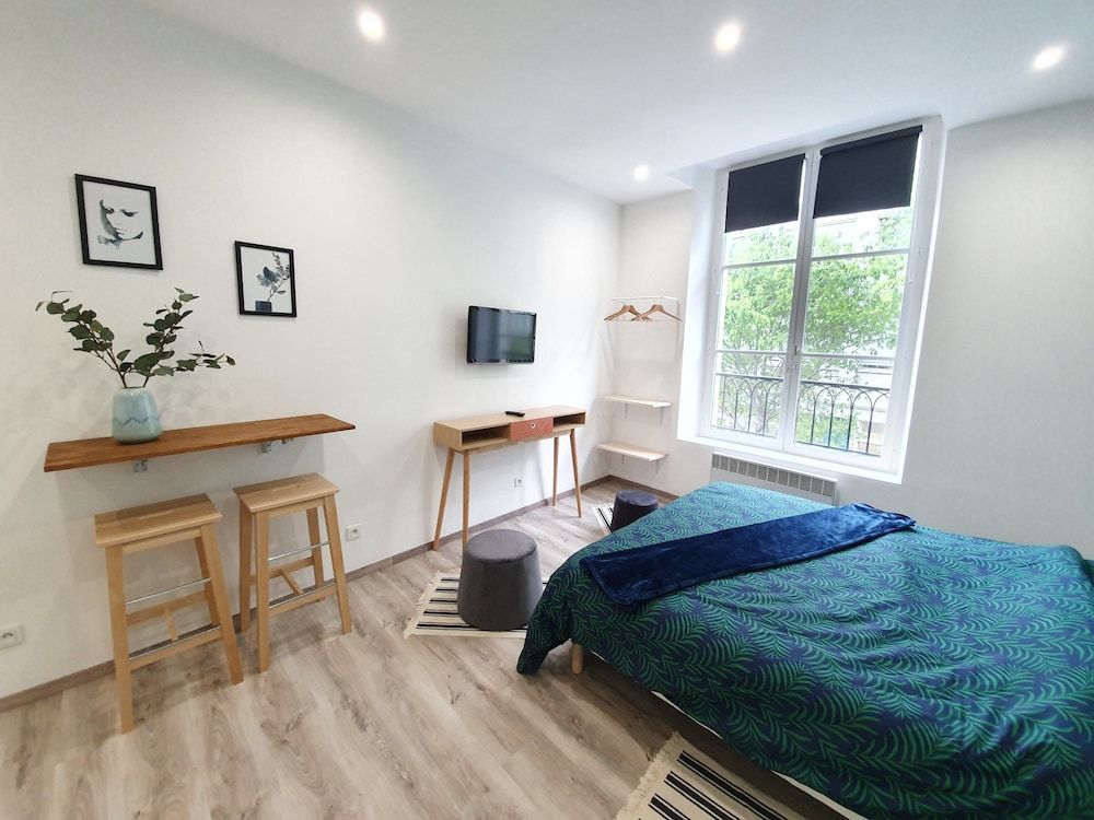 Home Sweet Home - Marais Studio 9