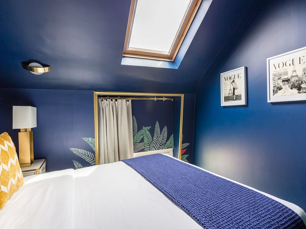 Luxury 2 Bedroom Duplex - Beautiful Monument View Luxury Apartment, Multiple Beds, City View 5