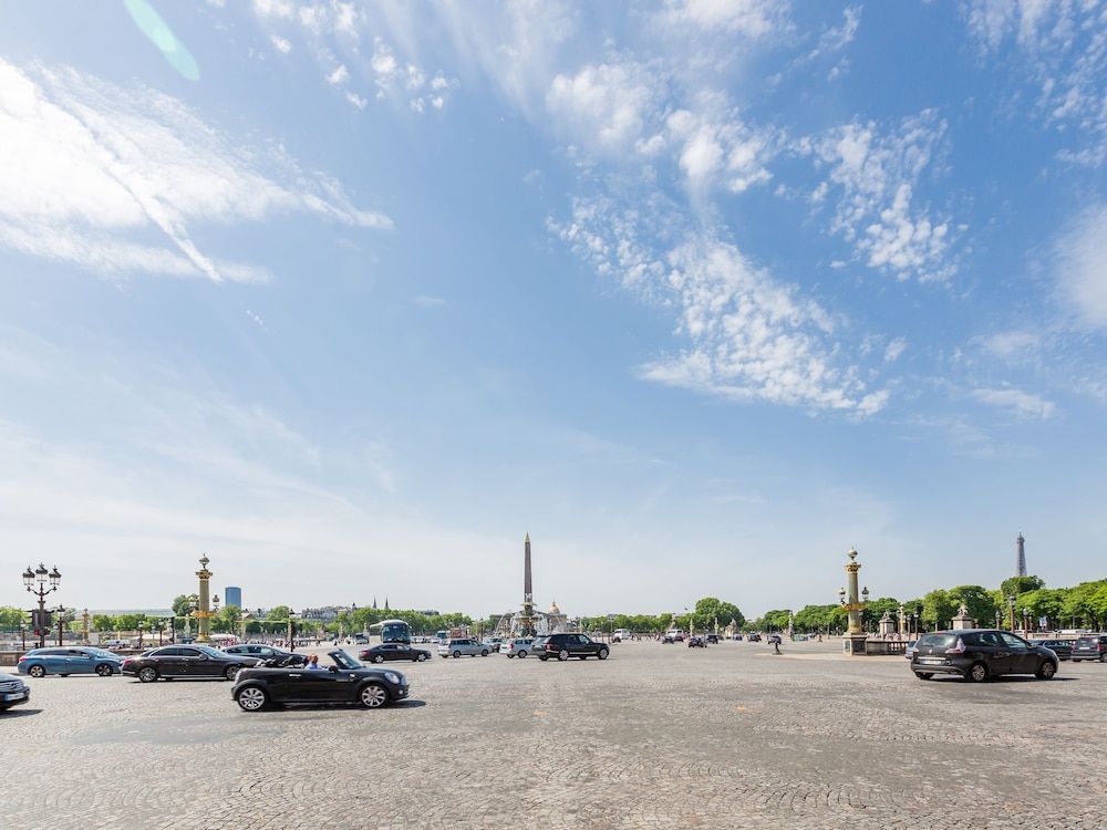 undefined Luxury 2 Bedroom Duplex - Beautiful Monument View 2