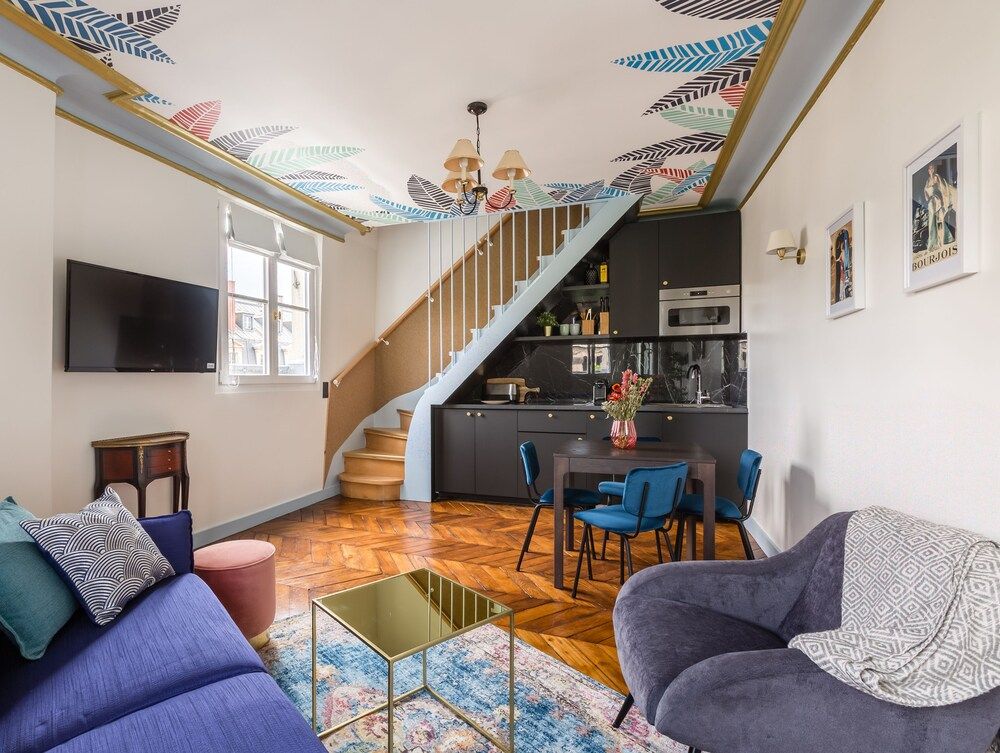 Luxury 2 Bedroom Duplex - Beautiful Monument View Luxury Apartment, Multiple Beds, City View 17