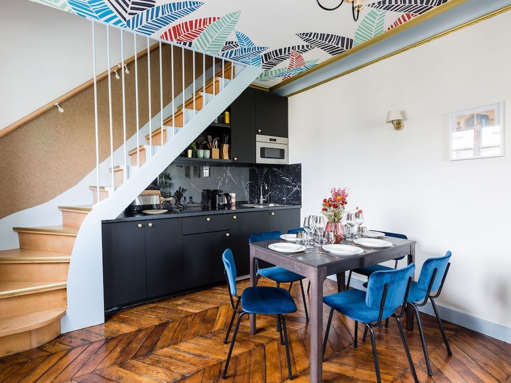 Luxury 2 Bedroom Duplex - Beautiful Monument View Luxury Apartment, Multiple Beds, City View 13