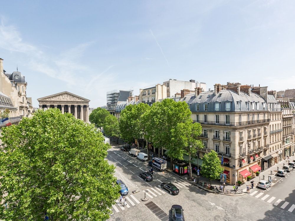 undefined Luxury 2 Bedroom Duplex - Beautiful Monument View