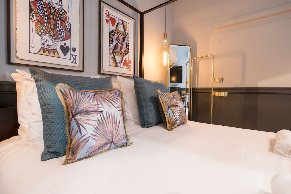 undefined The Royal Elysée Suite 9