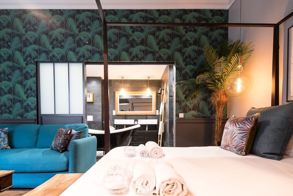 undefined The Royal Elysée Suite 7