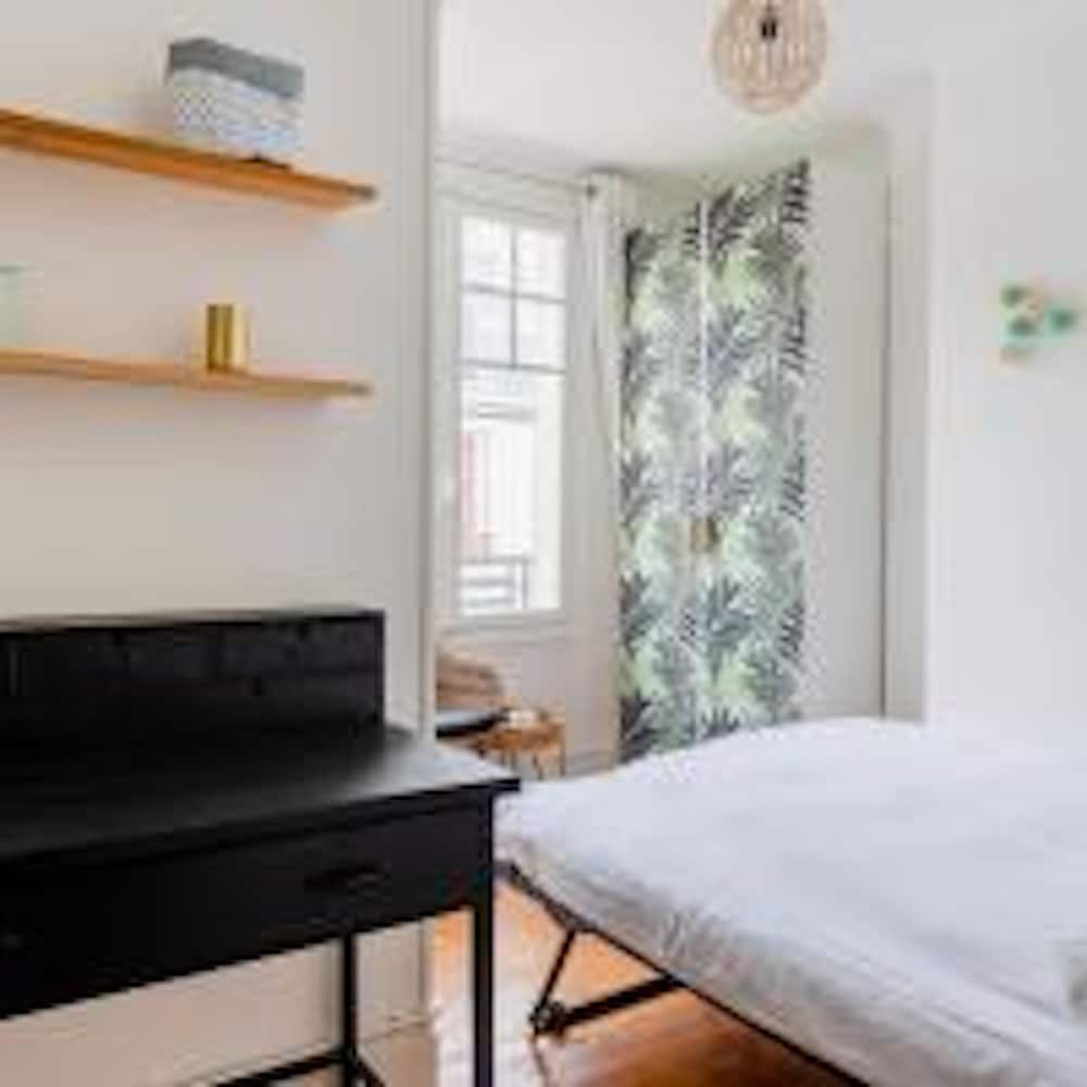 undefined Eiffel Tower Saint Residence 5