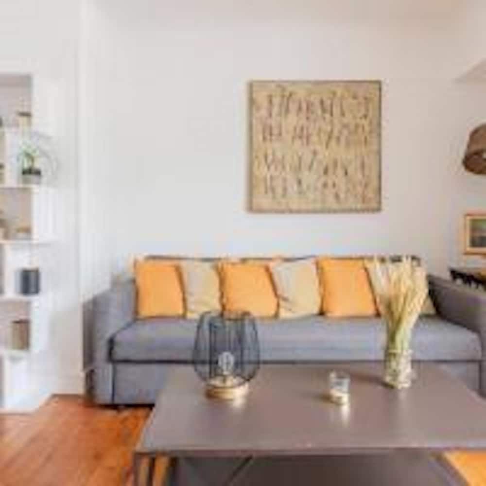 undefined Eiffel Tower Saint Residence 9