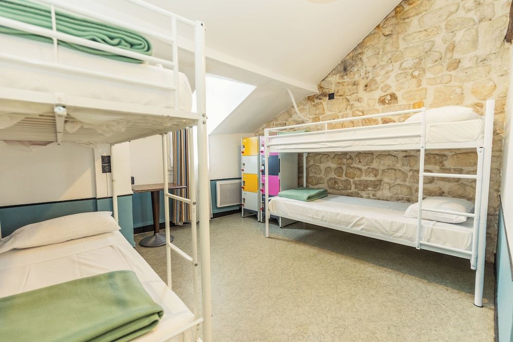 undefined Young & Happy Latin Quarter by Hiphophostels 4