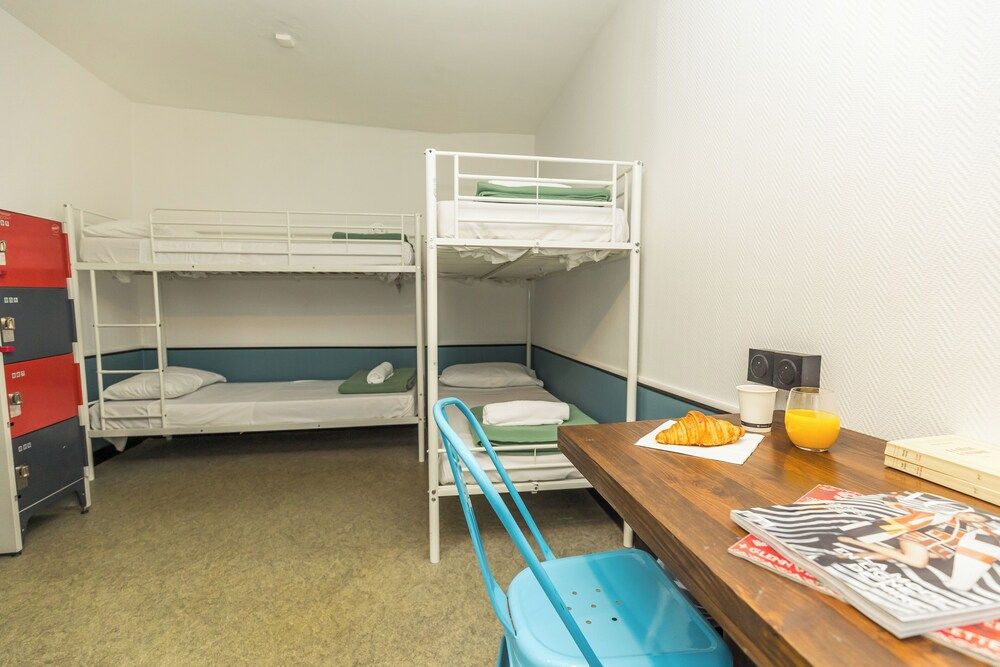 undefined Young & Happy Latin Quarter by Hiphophostels 3