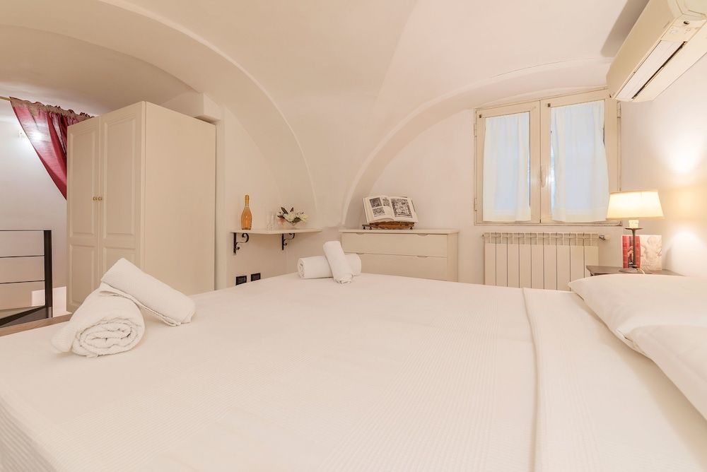 undefined Sweet Suite near Pantheon 7