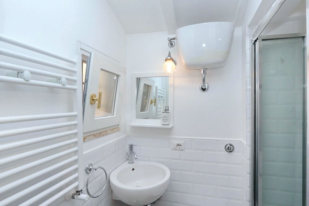 undefined Grillo - WR Apartments 6