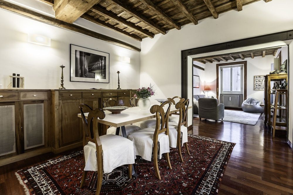 undefined Luxury Flat in the Center of Rome 4