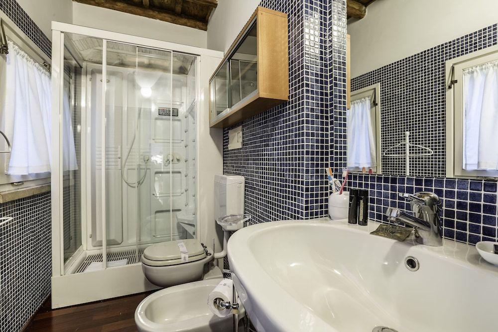 Luxury Flat in the Center of Rome Apartment, 2 Bedrooms, Non Smoking 8