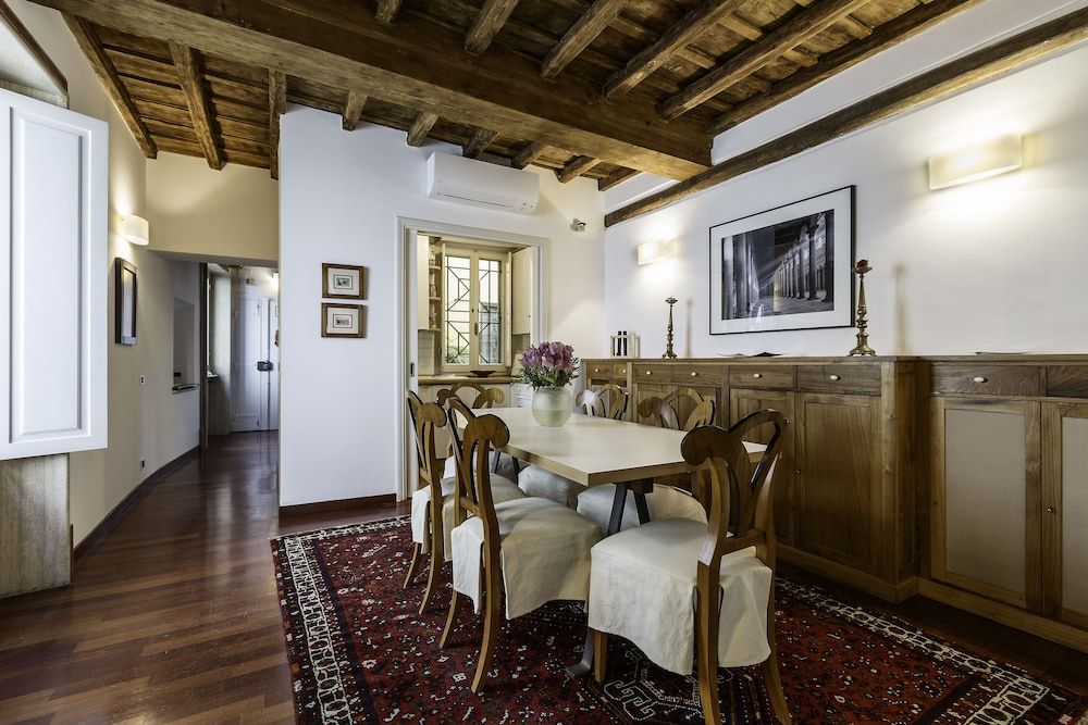 undefined Luxury Flat in the Center of Rome 6