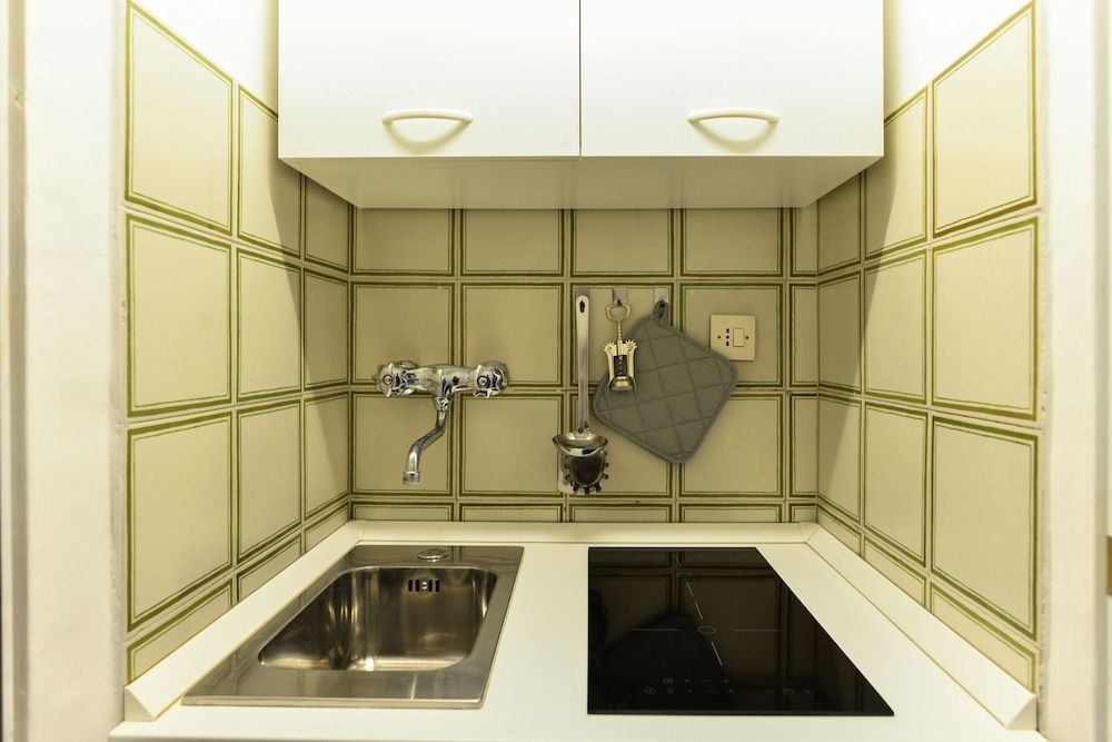 Spanish Steps Cozy Studio Studio Suite 9