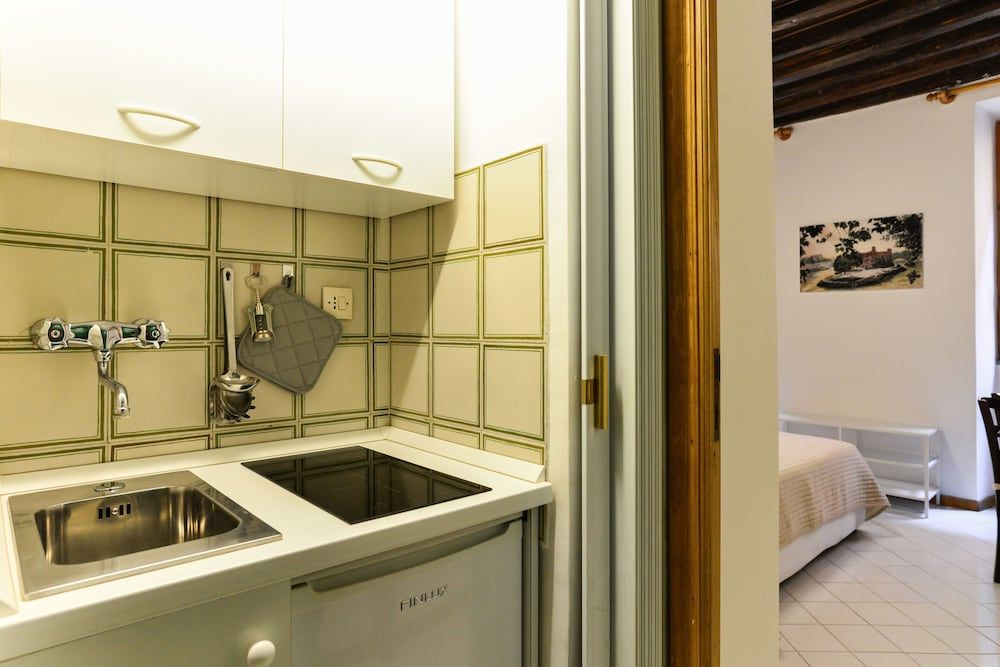 Spanish Steps Cozy Studio Studio Suite 8