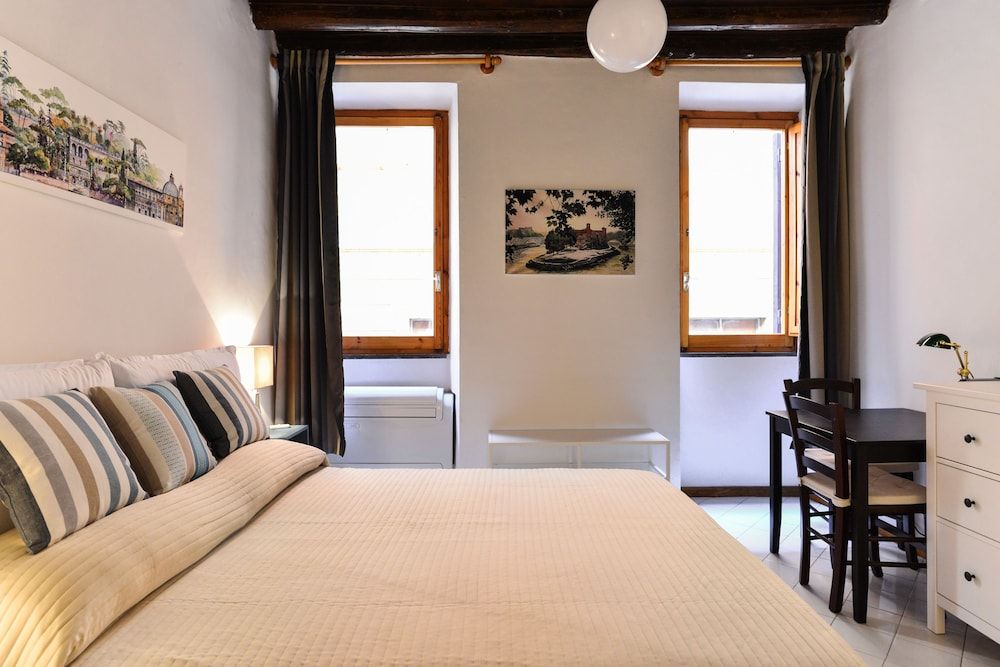 undefined Spanish Steps Cozy Studio 10