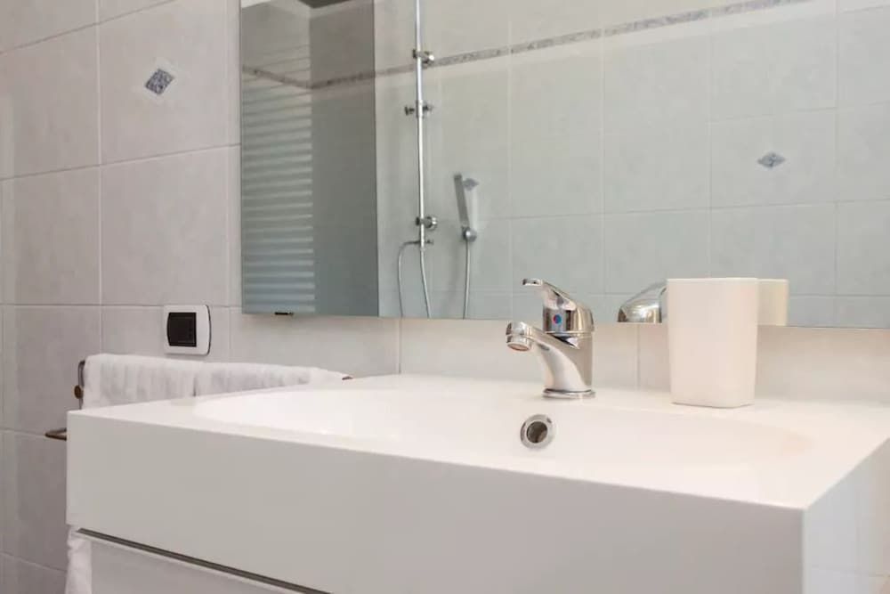 Comodo appartamento con due stanze al Colosseo Condo, 2 Bedrooms, Non Smoking 8