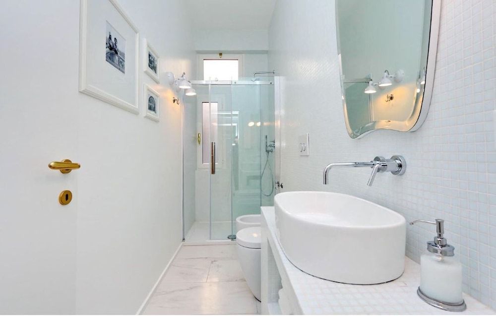 Elegant flat for 8 near Colosseum Apartment, 3 Bedrooms 18