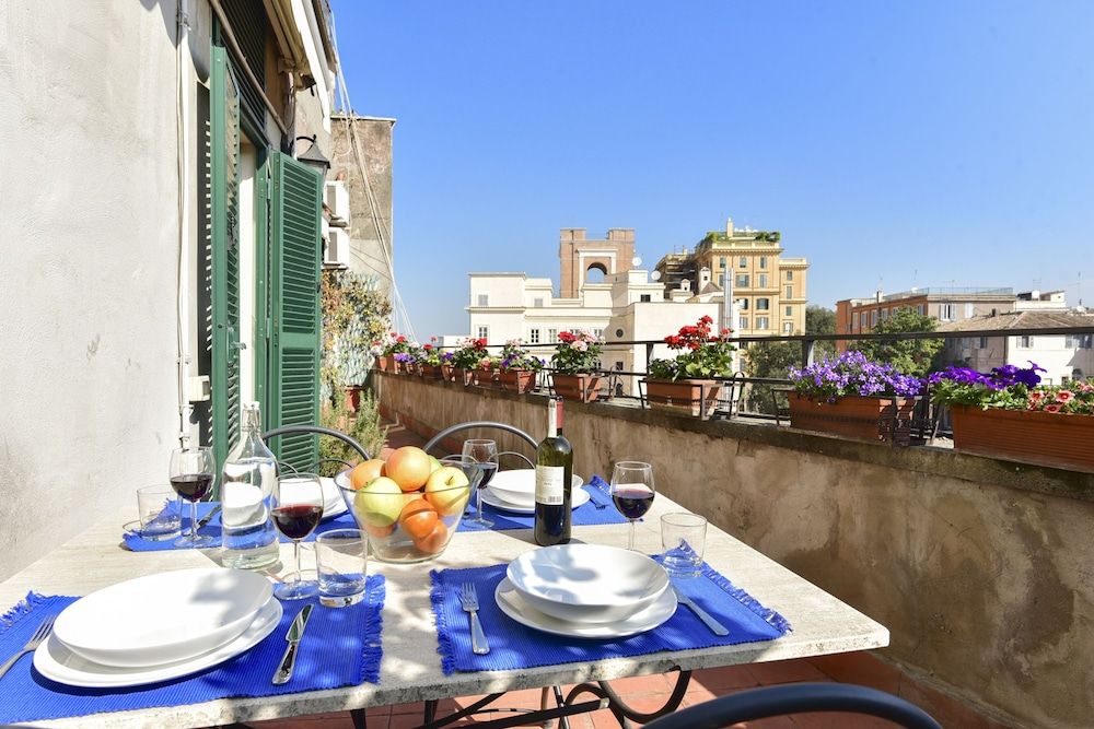 undefined Rome at Your Feet Apartment with Terrace 3