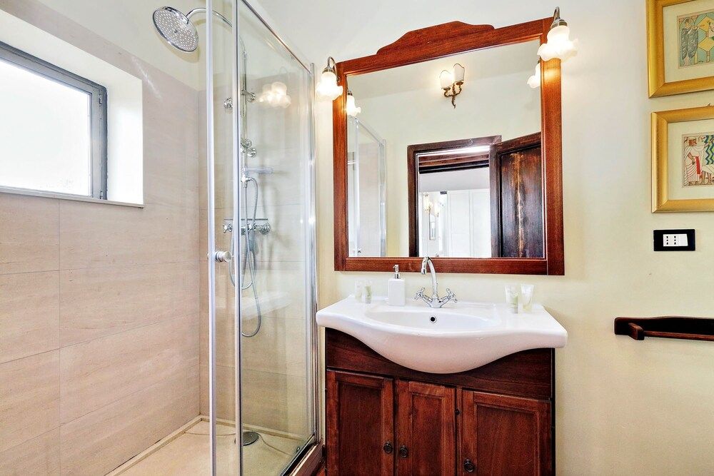 Garibaldi 2 - WR Apartments Apartment, 2 Bedrooms 33