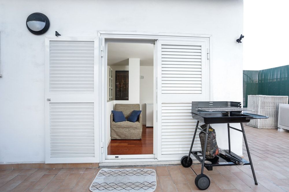 Enjoy the Sunset on Your Vatican Terrace Apartment, 2 Bedrooms 29