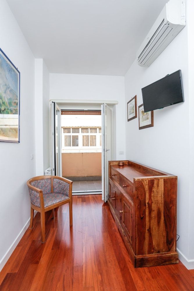 Enjoy the Sunset on Your Vatican Terrace Apartment, 2 Bedrooms 35