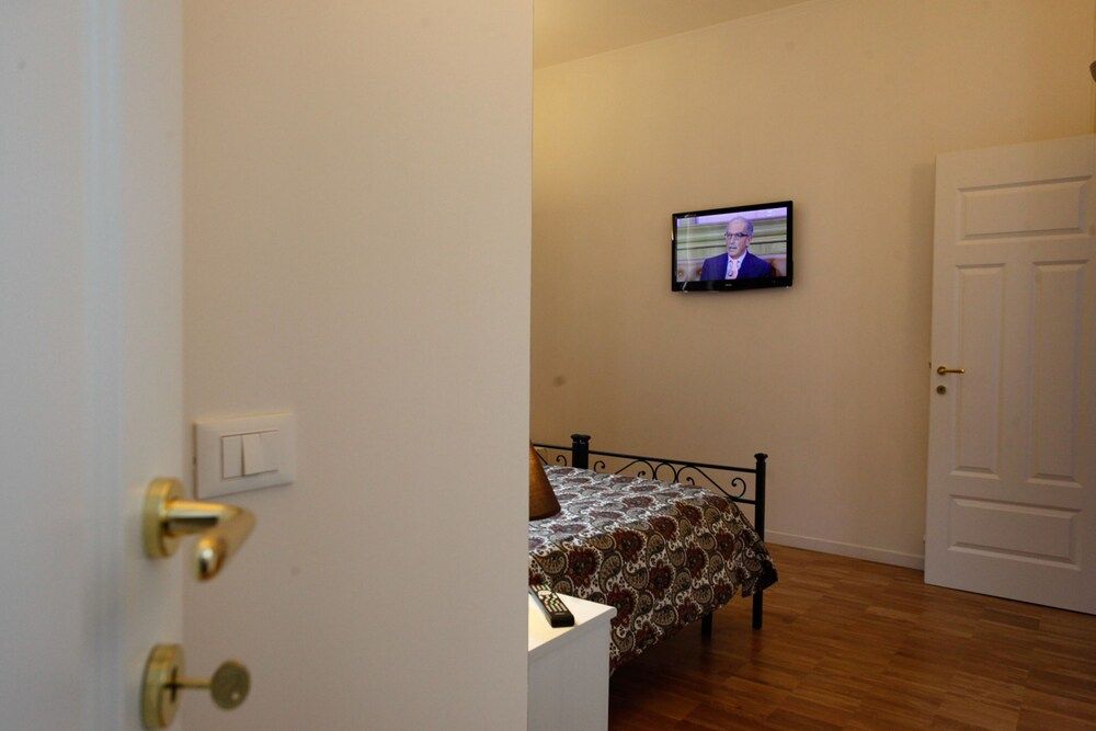 undefined Wonder Trastevere Corner 7