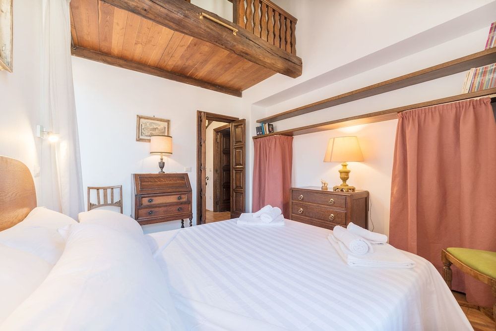 undefined Trevi's Roof Terraces 10